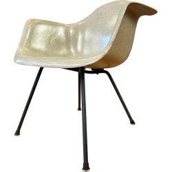 Early Production Charles Eames Fiberglass Shell Armchair For Herman Miller found on Bargain Bro from 1stDibs for USD $874.00