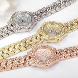 Geneva Women Fashion Quartz Watch Crystal Rhinestone Watches Ladies High-end Alloy Wrist Watch Silver