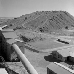 Posterazzi SAL255422089 South Africa Kimberley De Beers Diamond Mines Tailings Dump Poster Print - 18 x 24 in.