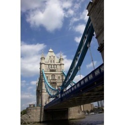 Posterazzi PDDEU33MPE0001 The Tower Bridge Over the Thames River in London England Poster Print by Marilyn Parver - 23 x 34 in.