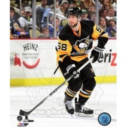 Posterazzi PFSAARN23401 Kris Letang 2014-15 Action Sports Photo - 8 x 10 in.
