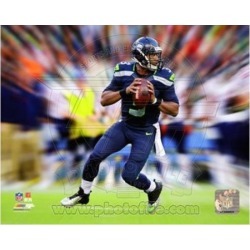 Posterazzi PFSAARL22501 Russell Wilson Motion Blast Sports Photo - 10 x 8 in.