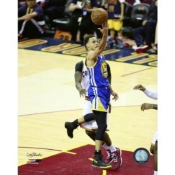 Posterazzi PFSAASB17101 Stephen Curry Game 6 of the 2015 NBA Finals Sports Photo - 8 x 10 in.