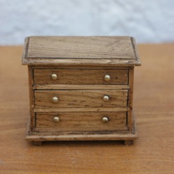 Jacobean Style Dolls House Medium Oak Chest