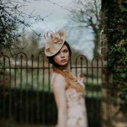 Neutral Disk Shaped Wedding Hat 'Lydia'