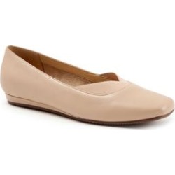 Women's Vianna Loafer by SoftWalk in Nude (Size 8 1/2 M) found on Bargain Bro from SwimsuitsForAll.com for USD $75.96