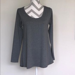 Lularoe Tops | Lularoe Lynnae Top(A7) | Color: Gray | Size: S found on Bargain Bro from poshmark, inc. for USD $7.60