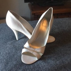 Nine West Shoes | Nine West Peep Toe Heels, White 10.5 | Color: Gold/White | Size: 10.5 found on Bargain Bro Philippines from poshmark, inc. for $19.00