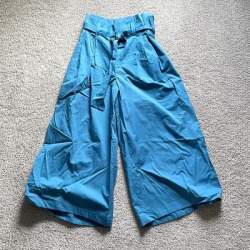 Zara Pants & Jumpsuits | Blue Zara Crop Pant | Color: Blue | Size: Xs found on Bargain Bro from poshmark, inc. for USD $21.28