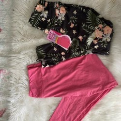 Lularoe Pants & Jumpsuits | New Legging Lot Lularoe Butt Lift Pocket Pant Pink Floral Xl | Color: Black/Pink | Size: Xl found on Bargain Bro from poshmark, inc. for USD $16.72