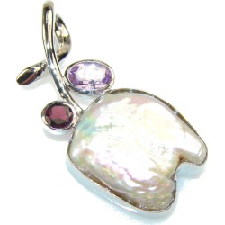 Stylish Mother Of Pearl Sterling Silver Pendant