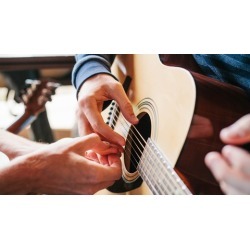 Learn to Play Guitar In 20 Days - Guitar Beginner Lessons