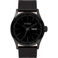 Montre analogique Sentry 38 avec bracelet en cuir