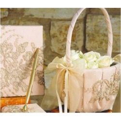Ivy Lane Design 226V Bella Donna Flower Girl Basket - Champagne
