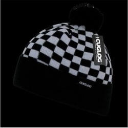 Decky K019-WHTBLK Changbai Checker Beanie - White & Black