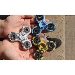 Fidget Spinner Anti-Stress Toy (1- or 2-Pack)