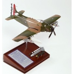 Mastercraft Collection PW07027 A-1H Skyraider USAF Model