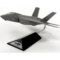 Mastercraft Models MCF35CJN2PU Lockheed F-35C JSF & CV USN - Model Scale 1 by 72