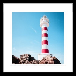 By the Seaside I Framed Print Frame Colour: Black, Size: Small Square