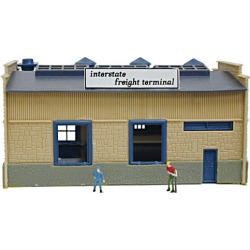 Model Power 2583 CF Truck Depot