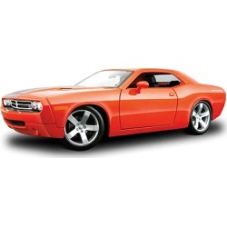 Maisto 36138MOR 1:18 2006 Dodge Challenger Concept in Metallic Orange