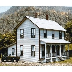 American Model Builders 140 HO Two-Story Farm House Kit