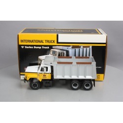 First Gear 40-0190 1:25 International Harvester - S-Series Dump Truck