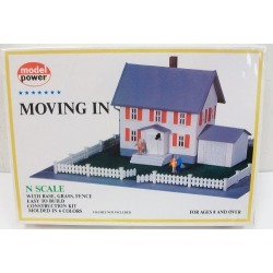 Model Power 1553 N Scale Moving In Kit