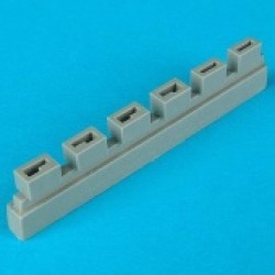 QUICKBOOST 48074 1/48 Spitfire Mk Vb Empty Shell Case Chute for TAM