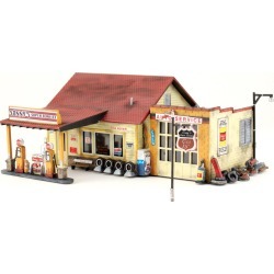 Woodland Scenics PF5203 N Scale Sonny's Super Service Building Kit
