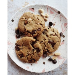 Vegan Peanut Butter Chocolate Chip Cookies, 8-Pack
